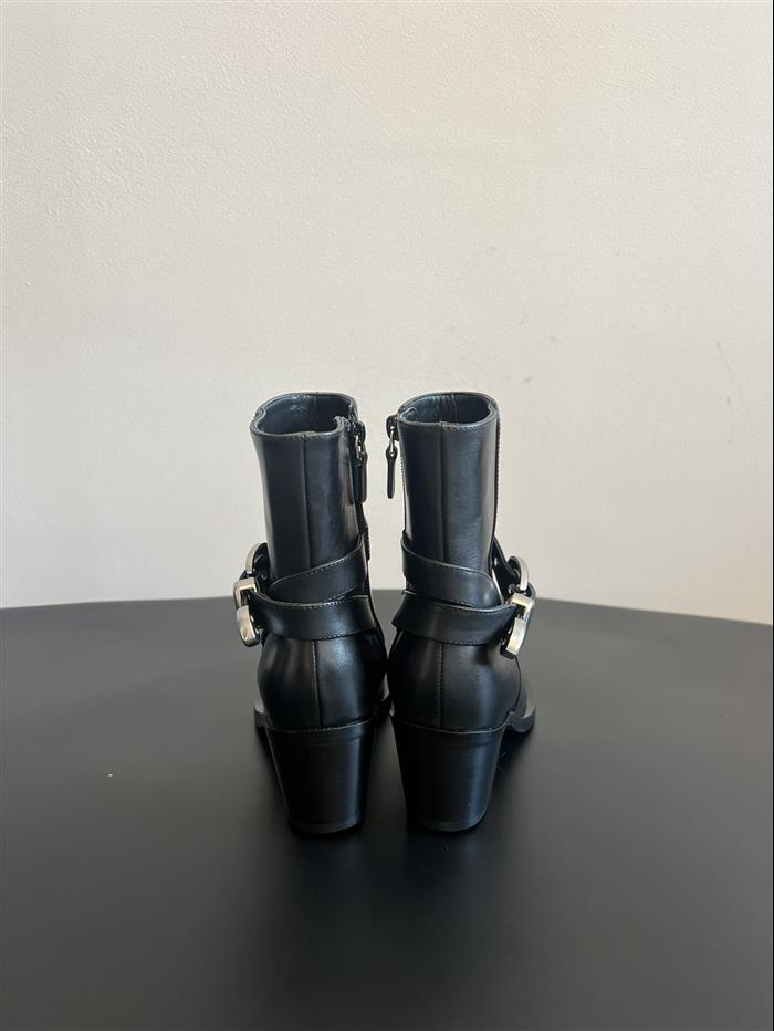 20251128174646595 380